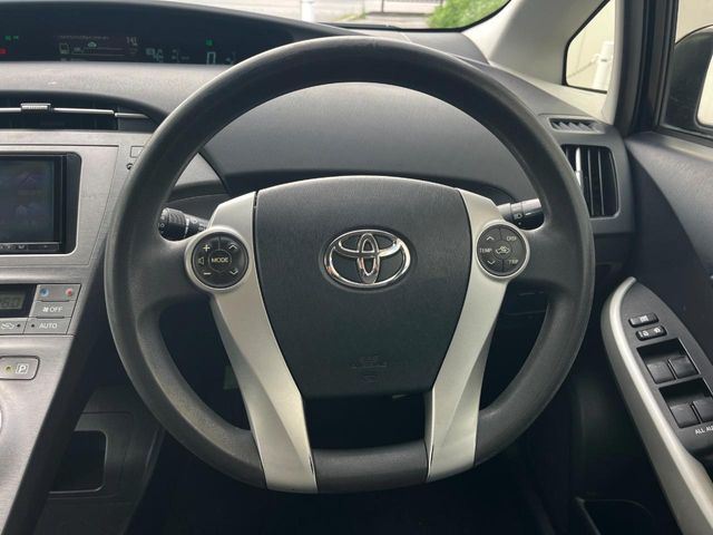 TOYOTA PRIUS 2014