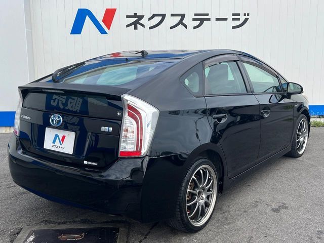 TOYOTA PRIUS 2014