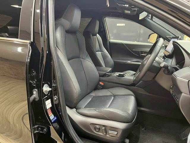 TOYOTA HARRIER HYBRID 2022