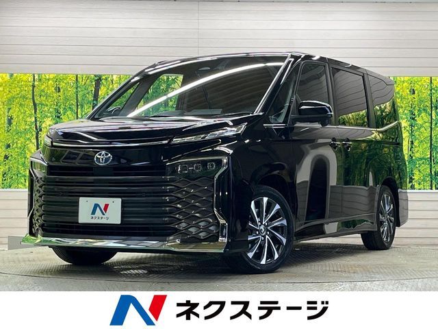 TOYOTA VOXY HYBRID 2023