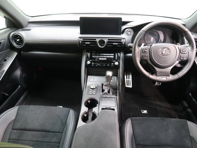 TOYOTA LEXUS IS300 2023