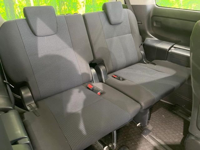 TOYOTA VOXY HYBRID 2014