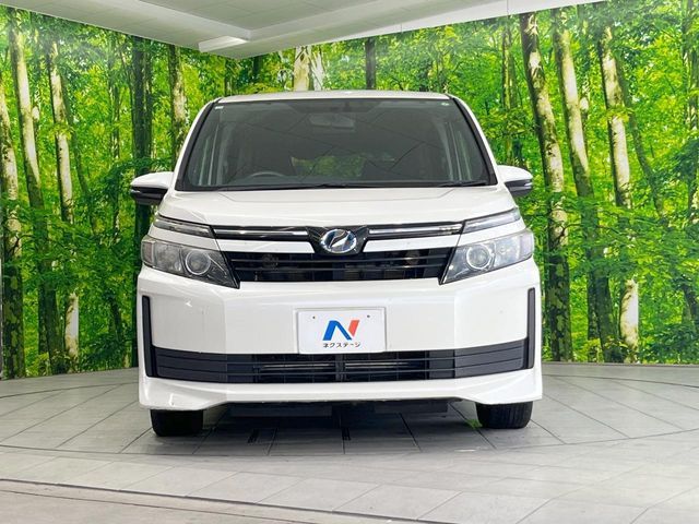 TOYOTA VOXY HYBRID 2014