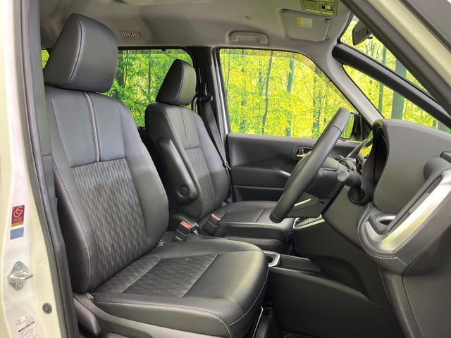 TOYOTA NOAH HYBRID 2023