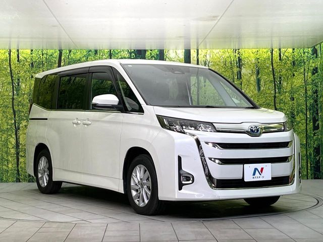 TOYOTA NOAH HYBRID 2023
