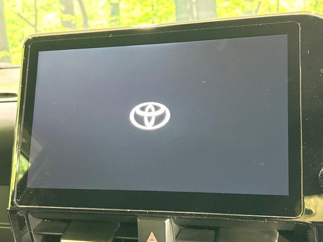 TOYOTA VOXY HYBRID 2023