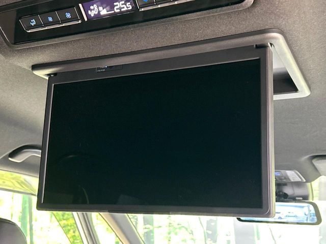 TOYOTA VOXY HYBRID 2023