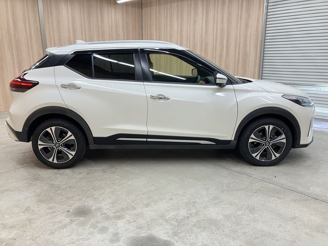 NISSAN KICKS 2020