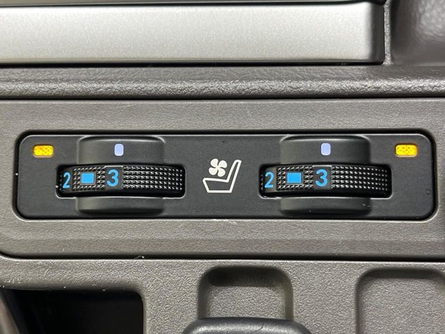 TOYOTA LANDCRUISER PRADO 2023