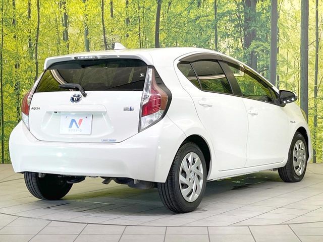 TOYOTA AQUA 2015