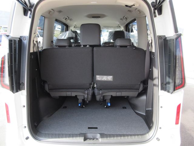 NISSAN SERENA  WG 4WD 2025