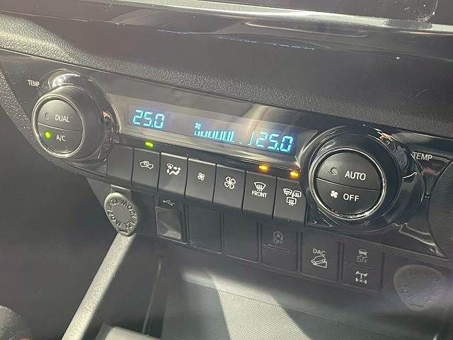 TOYOTA HILUX 4WD 2022