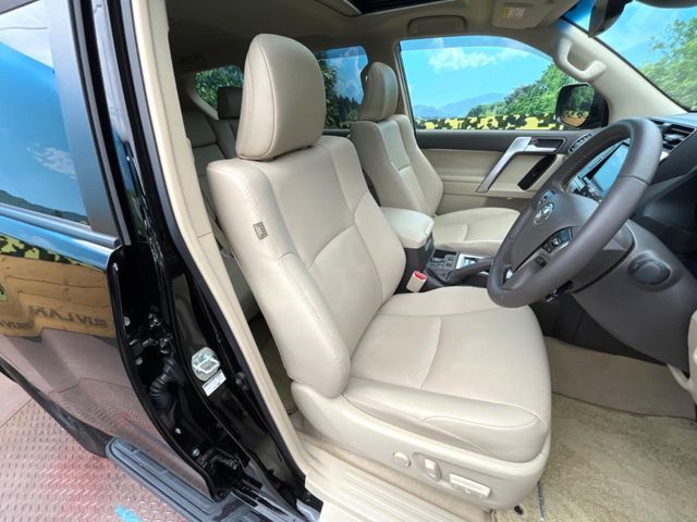 TOYOTA LANDCRUISER PRADO 2023