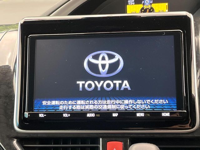 TOYOTA VOXY 2021