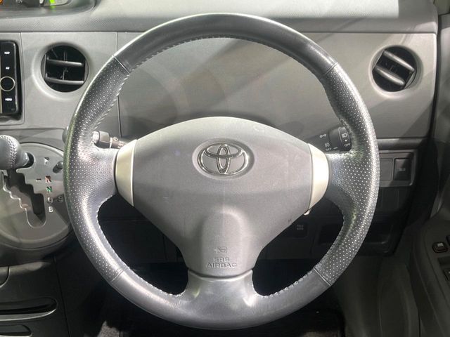 TOYOTA SIENTA 2011