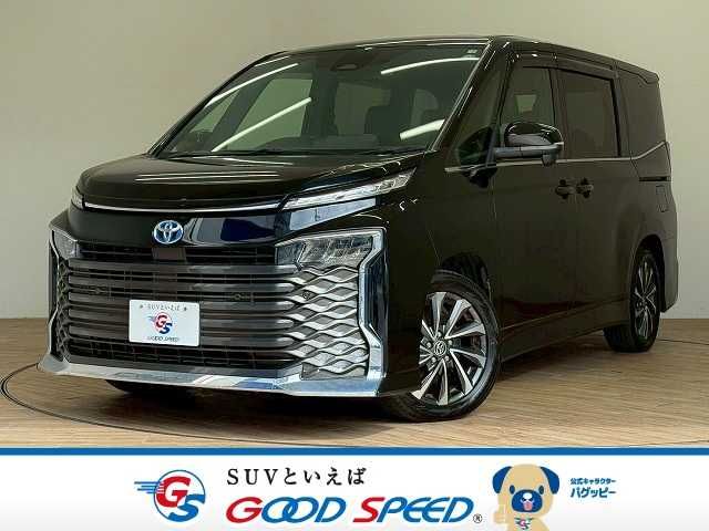 TOYOTA VOXY HYBRID 2022