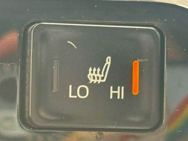 TOYOTA VOXY HYBRID 2022