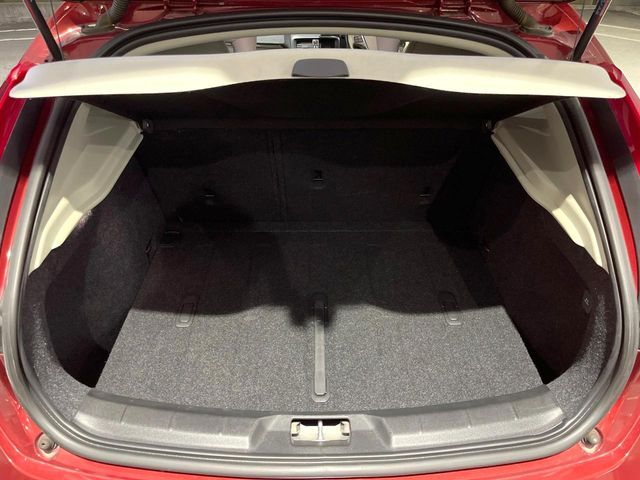 VOLVO VOLVO V40 2017