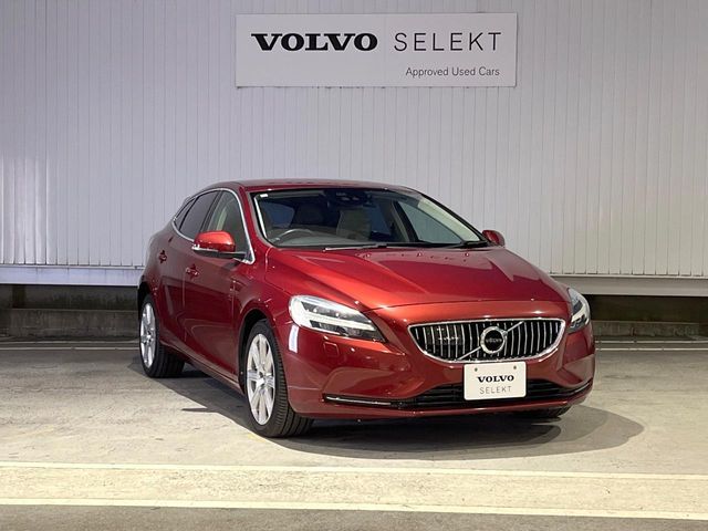 VOLVO VOLVO V40 2017