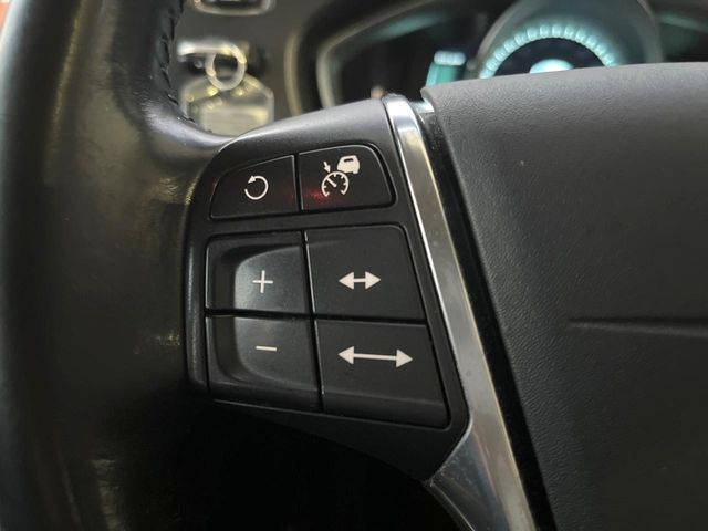 VOLVO VOLVO V40 2013