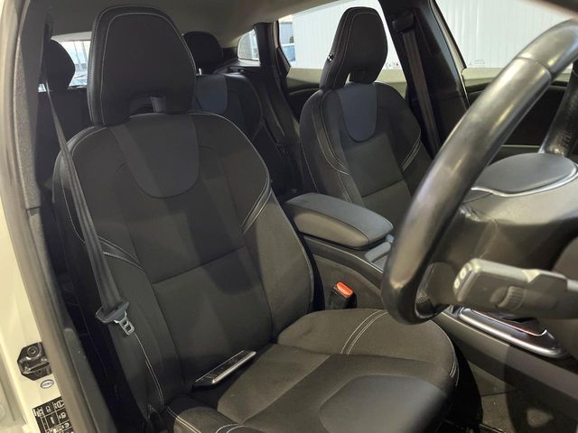 VOLVO VOLVO V40 2013