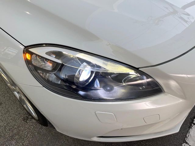 VOLVO VOLVO V40 2013