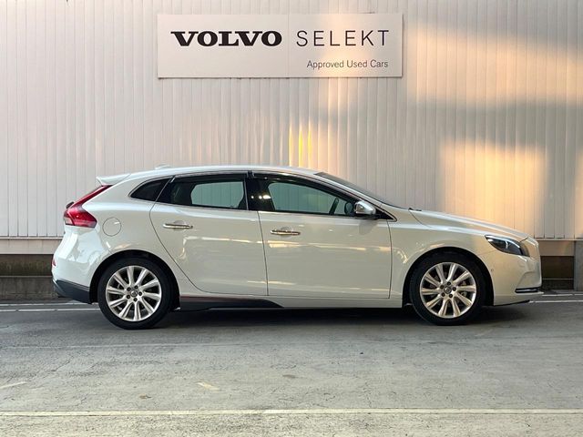 VOLVO VOLVO V40 2013