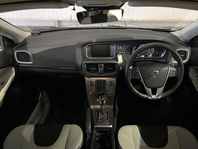VOLVO VOLVO V40 CROSS COUNTRY 2017