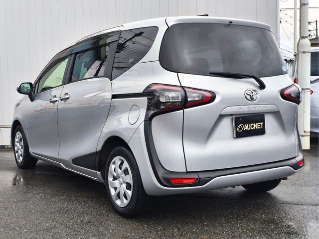 TOYOTA SIENTA 2015