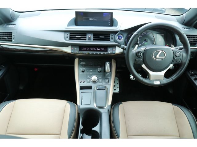 TOYOTA LEXUS CT200h 2018