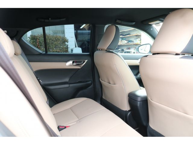 TOYOTA LEXUS CT200h 2018