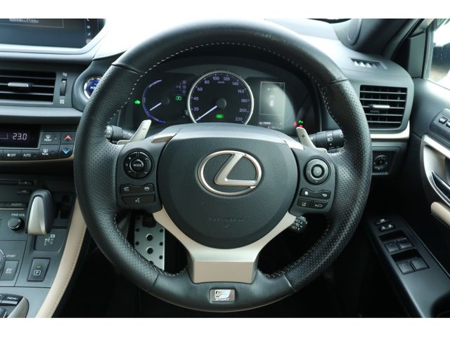 TOYOTA LEXUS CT200h 2018