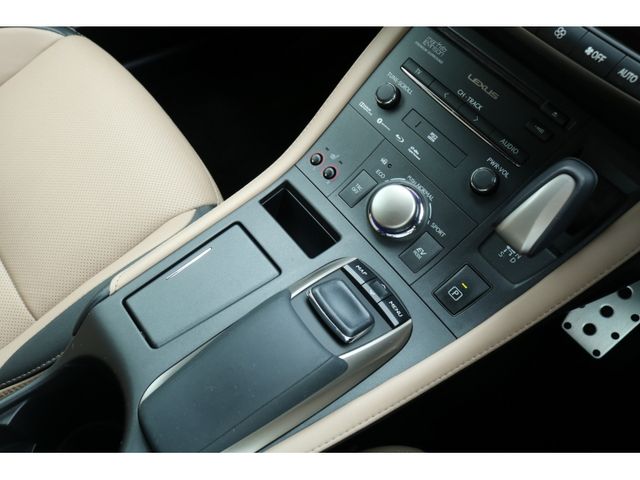 TOYOTA LEXUS CT200h 2018