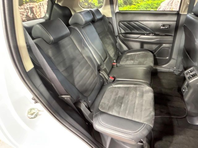 MITSUBISHI OUTLANDER PHEV 2019