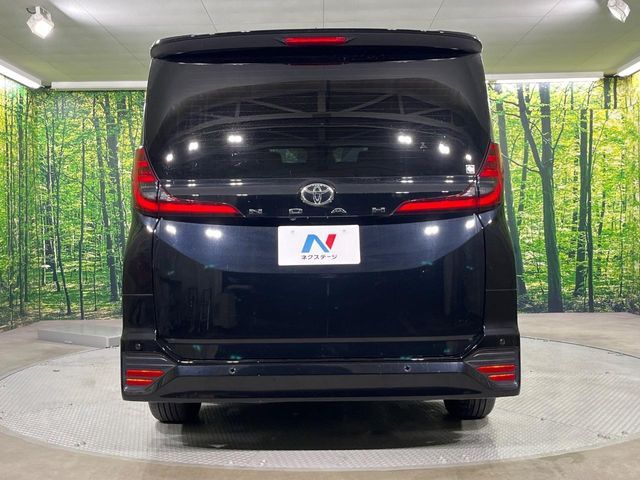 TOYOTA NOAH 2023