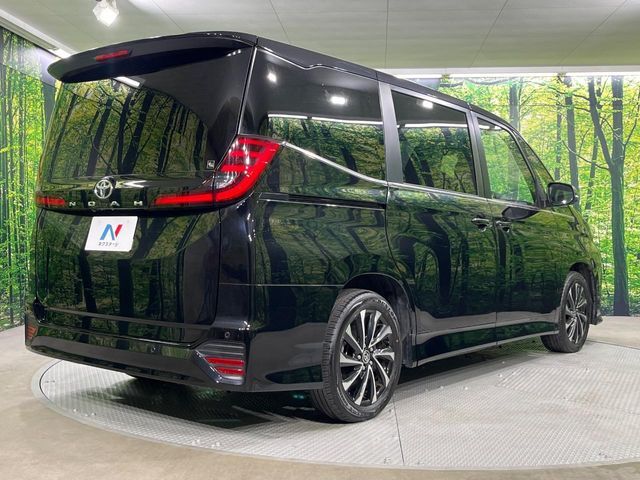 TOYOTA NOAH 2023