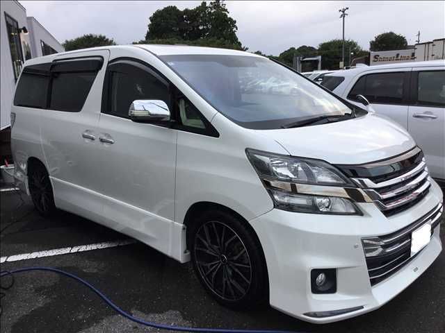 TOYOTA VELLFIRE 2012