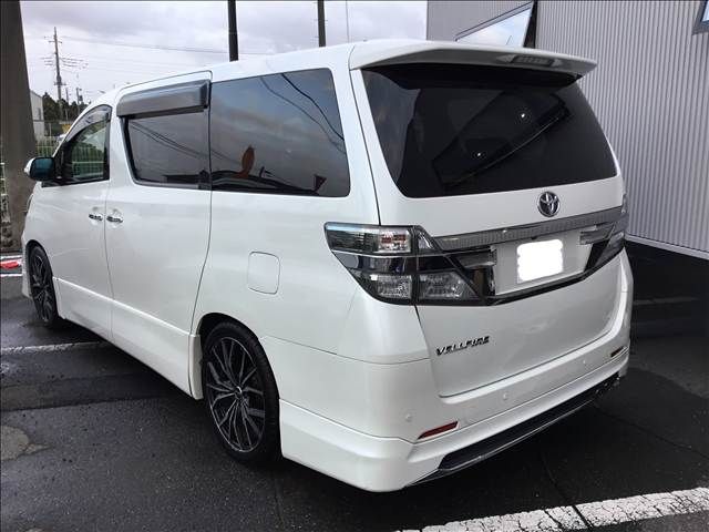 TOYOTA VELLFIRE 2012