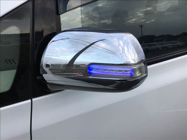 TOYOTA VELLFIRE 2012