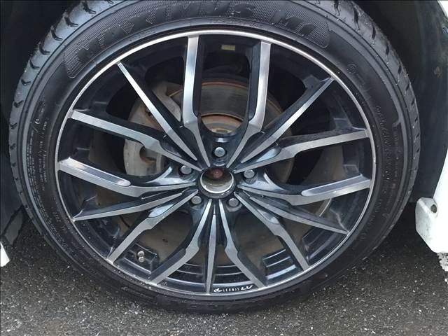 TOYOTA VELLFIRE 2012