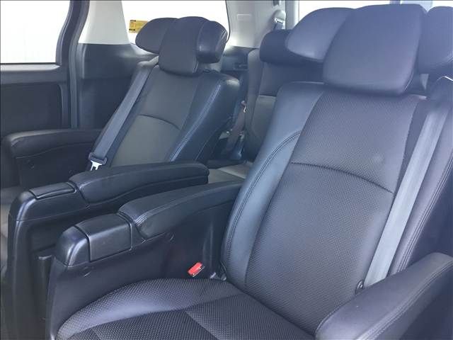 TOYOTA VELLFIRE 2012