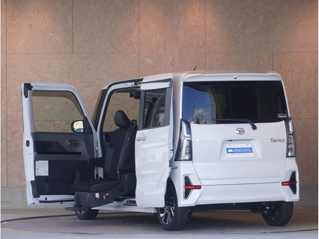 DAIHATSU TANTO CUSTOM 2020