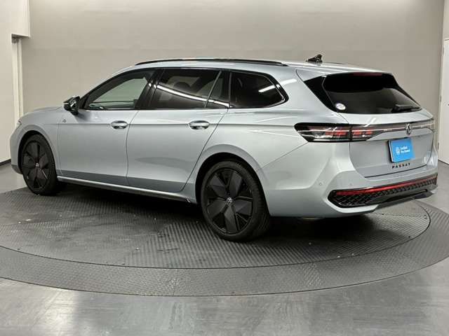 VOLKSWAGEN VOLKSWAGEN PASSAT wagon 2025