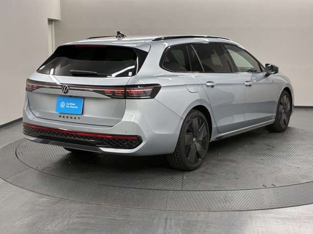 VOLKSWAGEN VOLKSWAGEN PASSAT wagon 2025