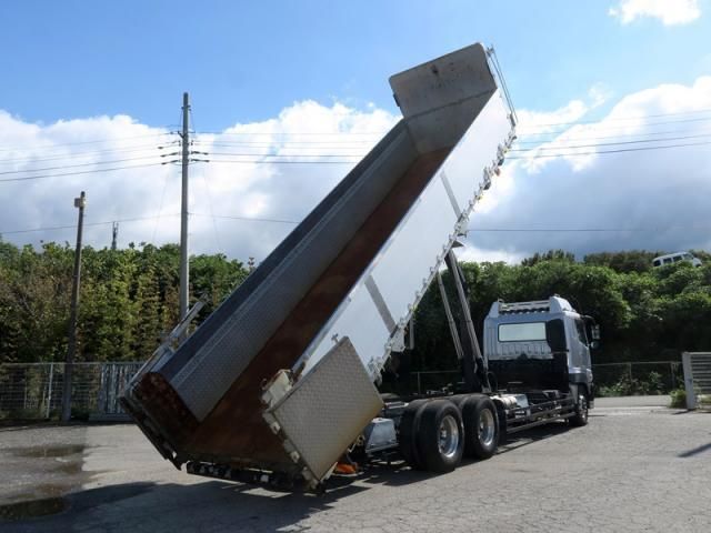 MITSUBISHI FUSOU SUPER GREAT 2014