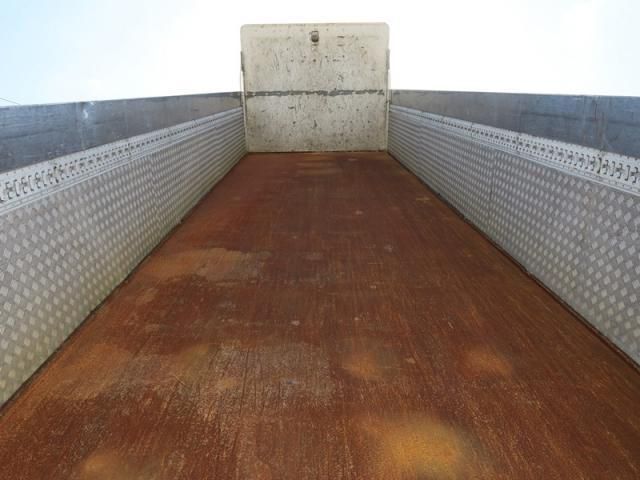 MITSUBISHI FUSOU SUPER GREAT 2014