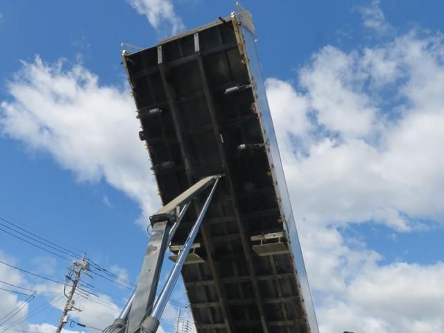 MITSUBISHI FUSOU SUPER GREAT 2014