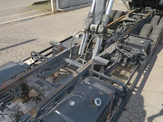 MITSUBISHI FUSOU SUPER GREAT 2014