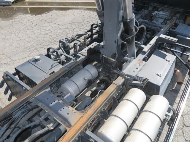 MITSUBISHI FUSOU SUPER GREAT 2014