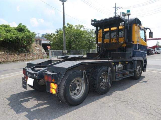 MITSUBISHI FUSOU SUPER GREAT 2016